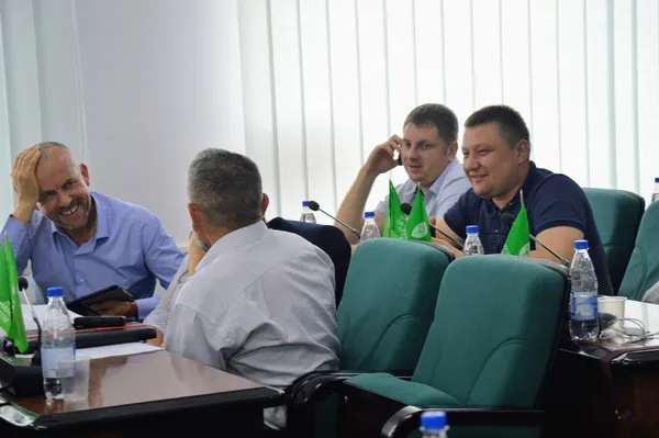 В когось з «укропівців» на телефоні, чи то замукала корова, чи ще щось, що не могло не повеселити колег