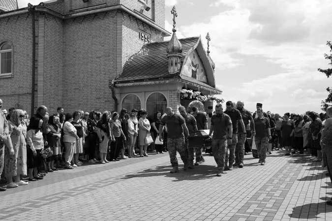У Луцькій громаді провели в останню путь Героїв Дениса Угорова та Олега Скорупського