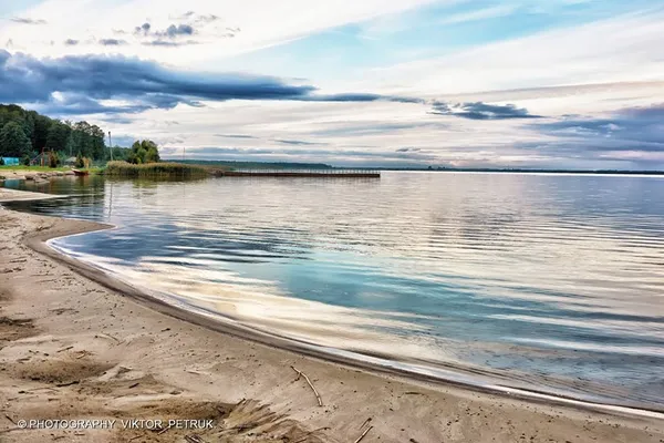 Луцький фотограф змалював осінній Світязь у фото