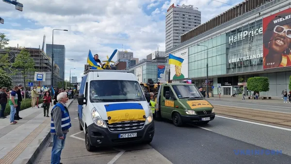 У Варшаві під час акції протесту висміяли армію рф (фото, відео)