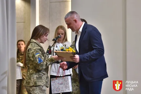 У Луцьку захисникам вручили державні нагороди та відзнаки міського голови (фото)