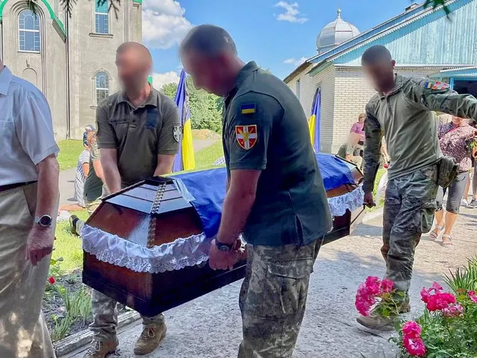У Нововолинську прощалися з Героєм Олександром Лисицею (фото)
