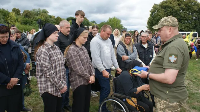 Купив будинок, а пожити не встиг: на Волині попрощалися з Героєм Віталієм Гандзюком (фото)