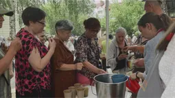 У Луцьку благодійна їдальня годує безхатьків та усіх нужденних в підземеллі (відео)