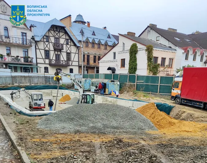 У Луцьку за скандальне будівництво у Старому місті взялася прокуратура (фото)