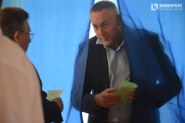 Як обирали нову голову Волиньради та хто потрапив «під роздачу» Кварцяного