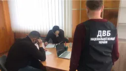 Незаконно затримали і побили: трьох волинських патрульних підозрюють у перевищенні влади