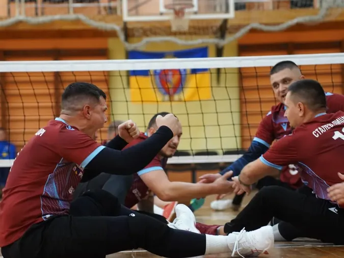 Луцькі ветерани вибороли друге місце на чемпіонаті України з волейболу сидячи (фото)