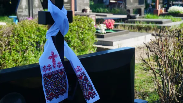 «У Бога всі живі, у нього немає мертвих»: як лучани проводять поминальну неділю (фото)
