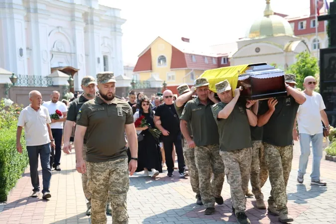 Навіки додому: у Луцьку попрощалися з воїном Андрієм Малим, який загинув на Харківщині