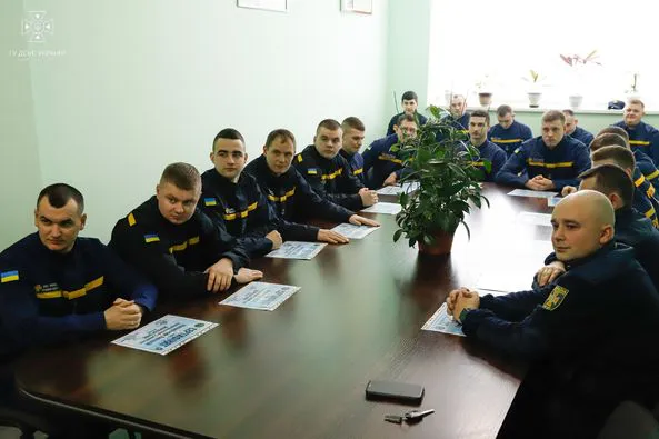 Рятувальники волинського гарнізону навчилися управляти безпілотниками (фото)