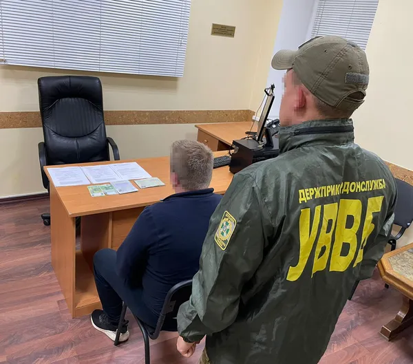 В «Устилузі» псевдостудент намагався підкупити прикордонницю (фото)