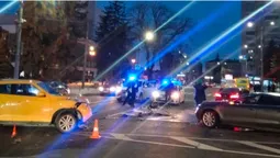 У центрі Луцька «пассат» протаранив дві автівки (фото)