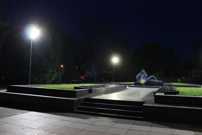 На Меморіалі Вічної Слави у Луцьку – нове освітлення