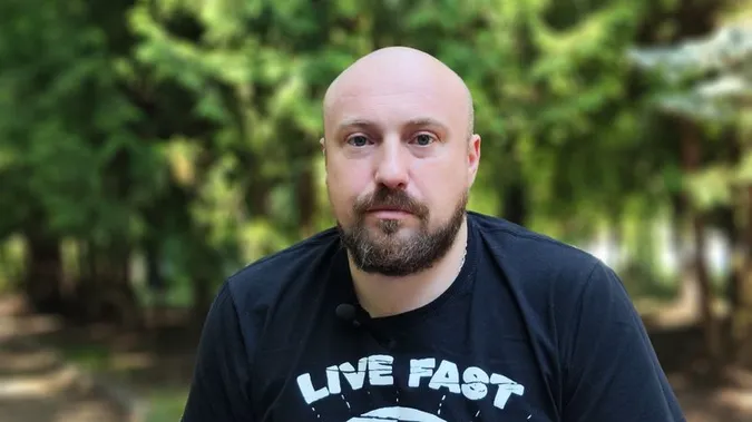 Стрілець із Луцька Тарас Сасовський чекає на «залізні ноги», щоб повернутись у стрій (фото, відео)