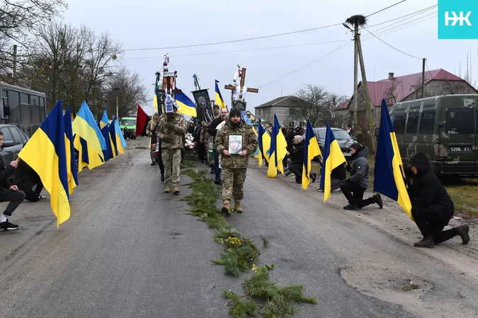 На Волині попрощалися із юним бійцем Богданом Динем (фото)