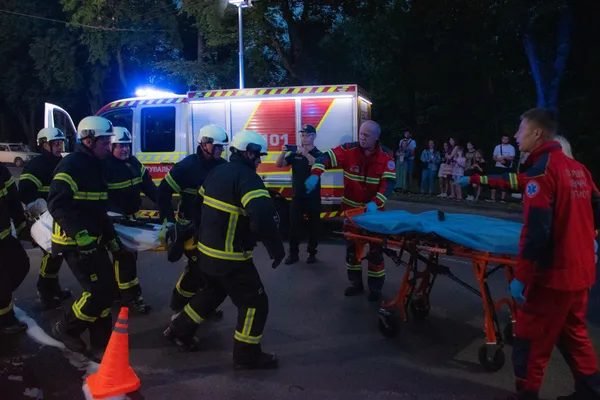 Поліція, пожежні і «швидка»: що коїлося ввечері на Глушець у Луцьку (фото)