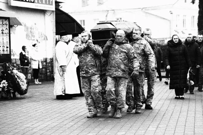 У Луцьку провели в останню дорогу захисника Максима Шевякіна (фото)