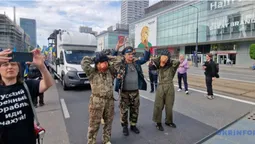 У Варшаві під час акції протесту висміяли армію рф (фото, відео)