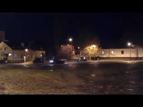 Нічного дрифтера на Alfa Romeo у Луцьку непомітно наздогнала поліція (відео)