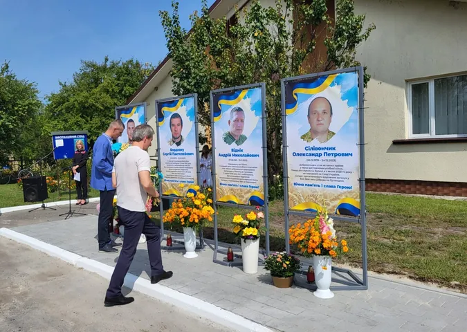 На Волині відкрили стели пам’яті загиблим захисникам (фото)