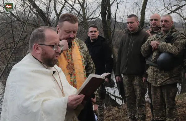 Благословення на Перемогу і занурення: бійці Волинської бригади відзначили Водохреще (фото)