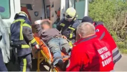 Нога застрягла у комбайні: на Волині рятувальники визволили чоловіка (фото)