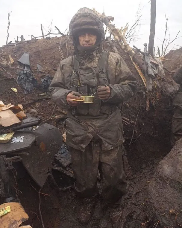 Вода по коліна: як українські захисники живуть на позиціях біля Бахмута (фото)