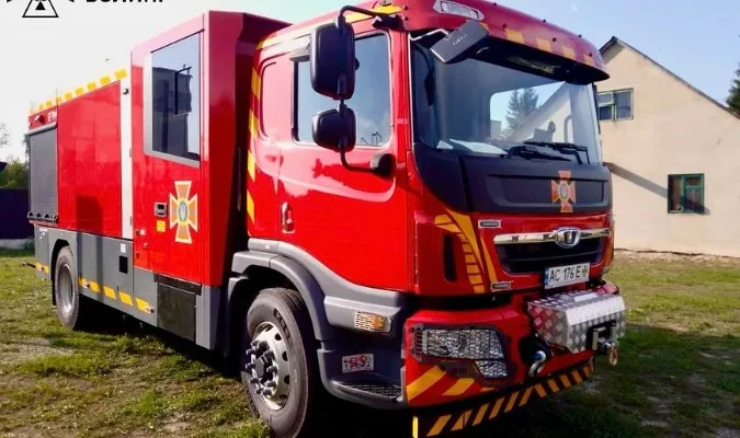Волинські рятувальники отримали два нових спецавтомобілі (фото)