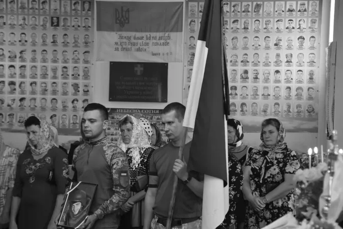 Луцька громада провела в останню путь Захисників Віталія Велічка та Антона Бучка (фото)
