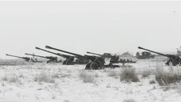 Українські військові провели артилерійські стрільби біля окупованого Криму (відео)