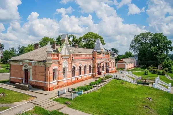 Мальовничий край, який вабить туристів з усієї України: де народився режисер фільму «Довбуш» Олесь Санін