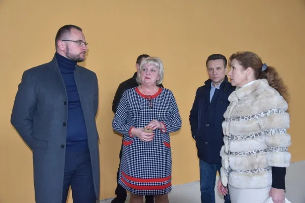У Луцьку перевірили, як ремонтують міські заклади освіти (фото)