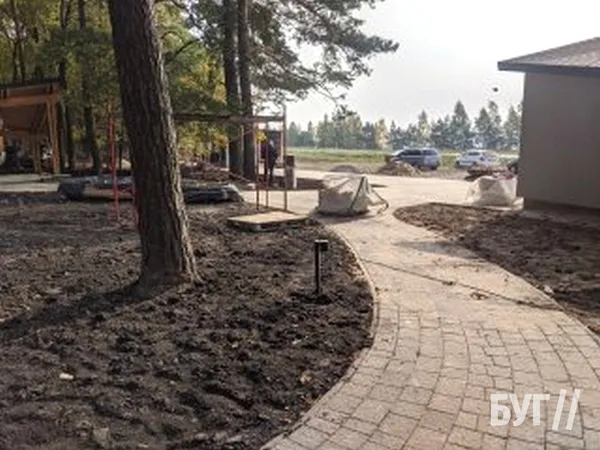 Альтанки, стежки з бруківки, освітлення: біля Володимира оновлюють рекреаційну зону (фото, відео)