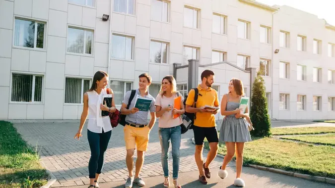 Не для всіх 1 вересня: коли починається навчання в університетах