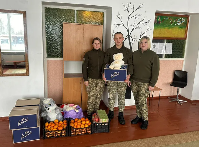 Волинські прикордонники привітали з Днем Миколая дітей загиблих побратимів (фото)