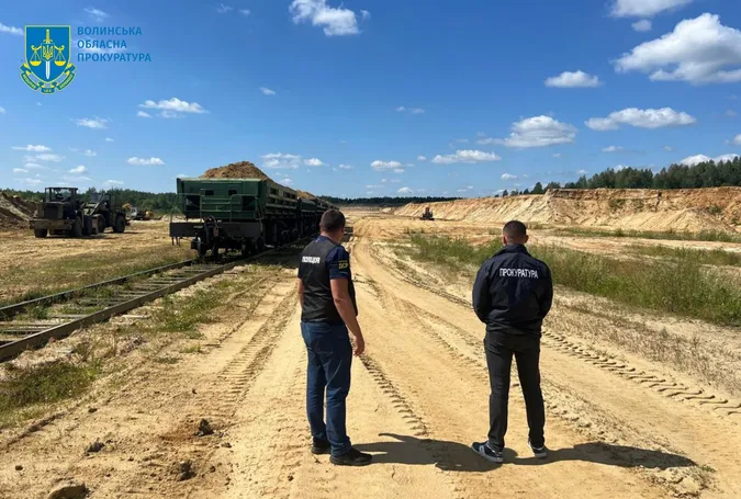 На Волині директор кар'єру крав пісок в «Укрзалізниці» (фото)