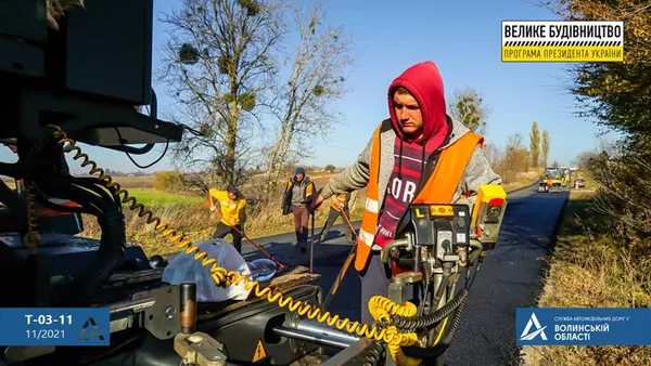 Між Війницею і Локачами заасфальтували дорогу (фото)