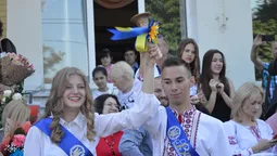 Свято Останнього дзвоника у луцькій школі № 1 (фото, відео)