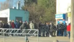 Займали чергу з 5 ранку: луцький секонд «штурмують» у день завозу (відео)