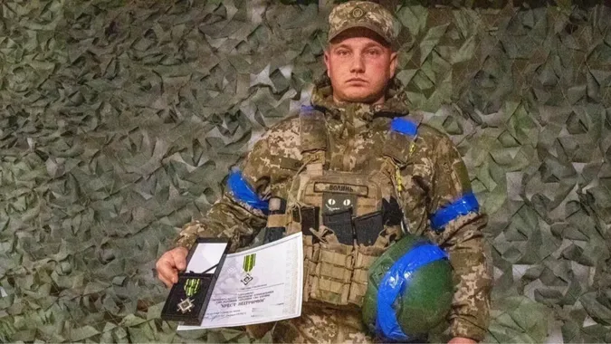 Волинянин В’ячеслав Савчук отримав відзнаку ЗСУ «Хрест підтримки» (фото)