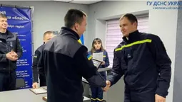 За мужність і героїзм: на Волині нагородили ліквідаторів наслідків ворожих обстрілів (фото)