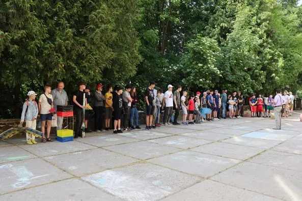Біля Луцька в небо запускали повітряних зміїв (фото)