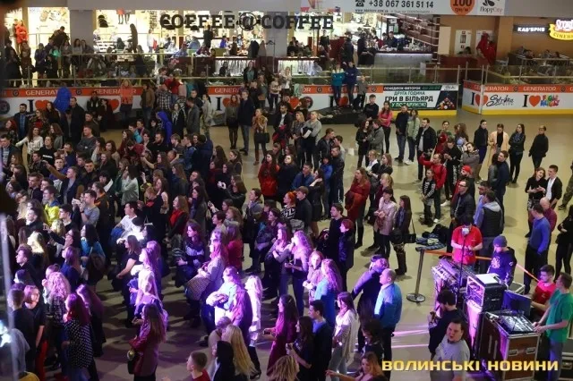 У луцькому «ПортCity» відгримів концерт гурту «Без обмежень» (фото)