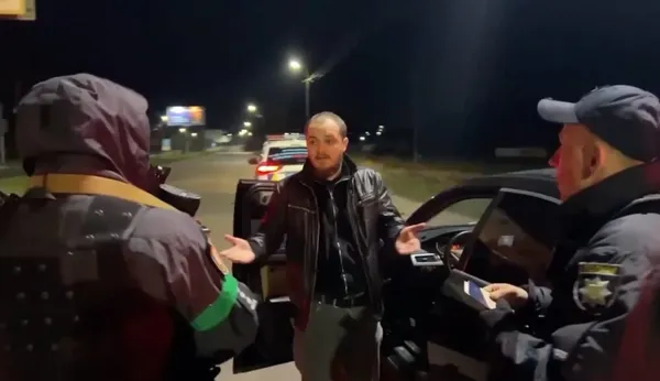 етверезими під час війни сідали за кермо навіть представники духовенства. На фото – настоятель монастиря 12 Апостолів Володимир-Волинської єпархії Тарас Ханас