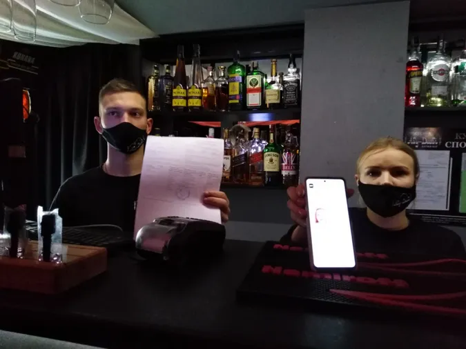 У Луцьку на дотримання протиепідемічних обмежень перевірили 18 популярних закладів (фото)