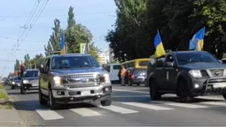 У Луцьку понад 50 авто сурмили, аби вшанувати пам'ять про загиблих воїнів