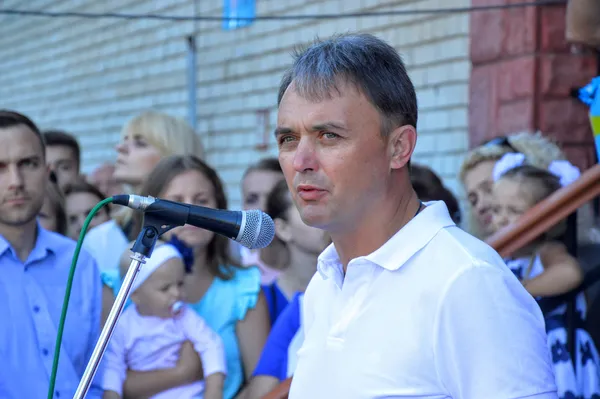 Нардеп Ігор Лапін привітав усіх і побажав миру в країні