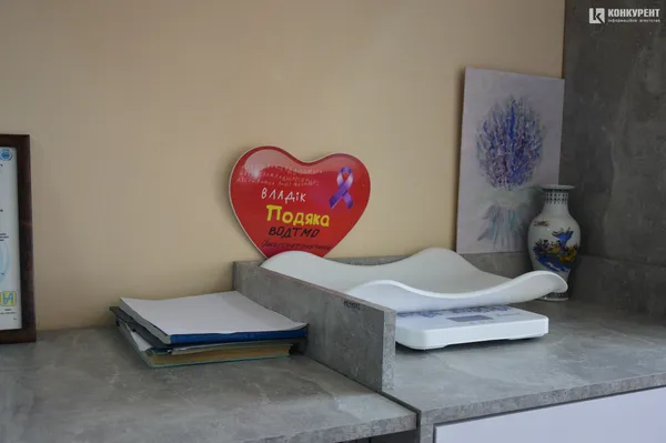 «Дівчата плачуть, коли доводиться обрізати волосся», – медсестра розповіла, як лікують онкохворих дітей у Луцьку