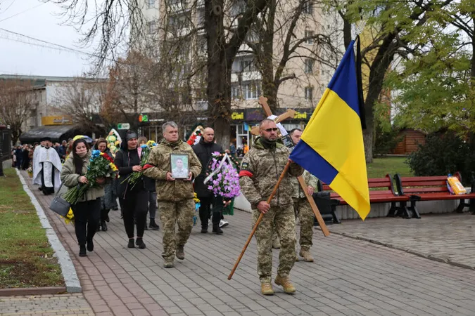Повернувся додому через рік: у Луцьку попрощалися з воїном Андрієм Грицюком (фото)
